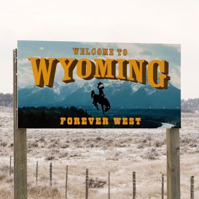 welcome-wyoming-forever-west-state-entry-sign-661a5c0a-800h
